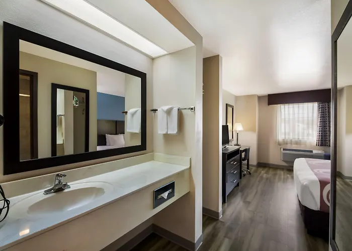 Quality & Hotel 4*